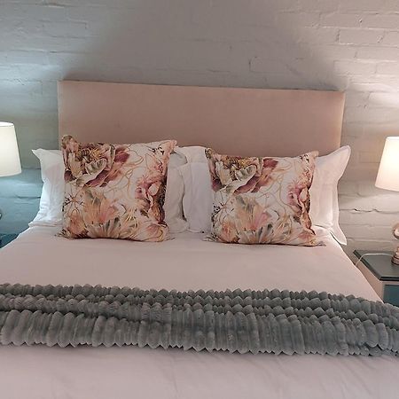 Hide Away On 21 Apartment Mossel Bay Bagian luar foto