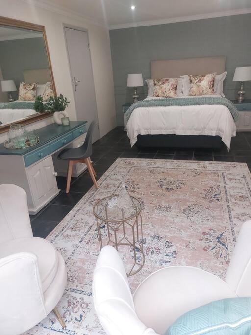 Hide Away On 21 Apartment Mossel Bay Bagian luar foto